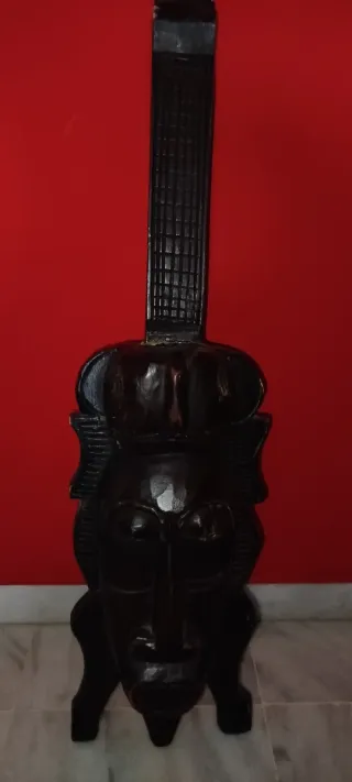 Máscara de pared de madera guitarra