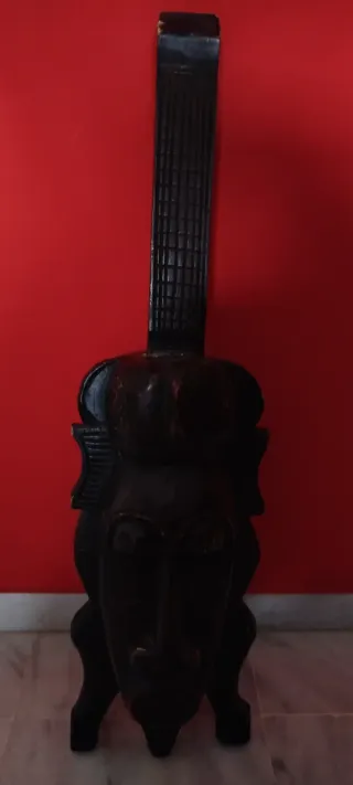 Máscara de pared de madera guitarra