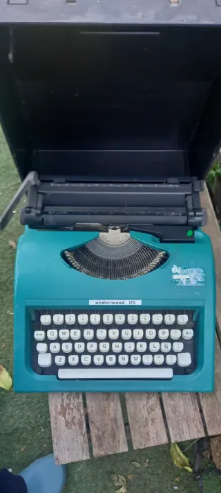 Máquina de escribir Underwood 115
