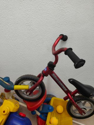 Bicicleta infantil roja