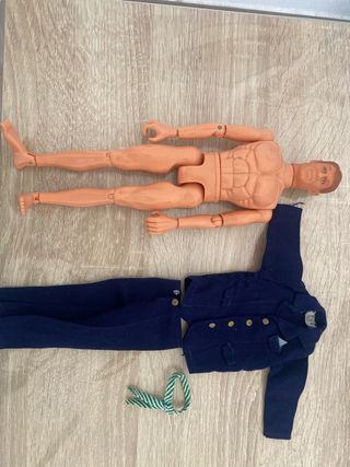 Maniquí antiguo tipo Geyper con traje articulado