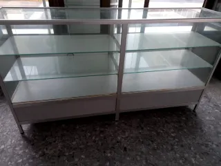 Mostrador aluminio y cristal con cajones