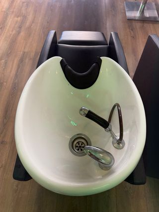 Lavacabezas con reposa pies electrico