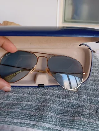 Gafas de sol Ray-Ban Aviator doradas y azules