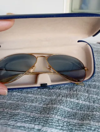 Gafas de sol Ray-Ban Aviator doradas y azules