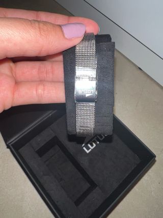 Reloj Lotus Negro y Plateado