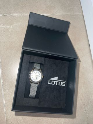 Reloj Lotus Negro y Plateado
