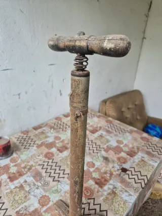 Pompa bicicletta antica