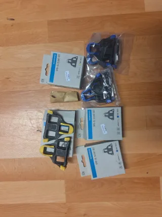 PACK de 6 pares de calas Shimano. 4azul y 2amarill