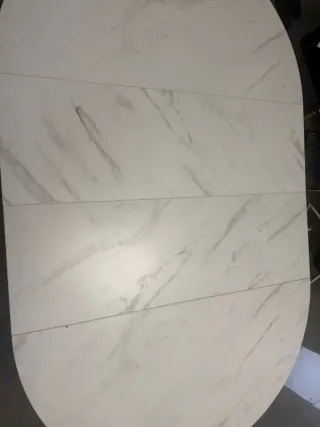 Mesa de mármol y madera con 2 tablas extensibles