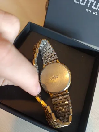 Reloj Lotus Dorado