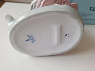 Figura Lladro Porcelana Asturianina con Pato