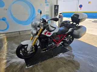 BMW R1200R Blanca y Roja