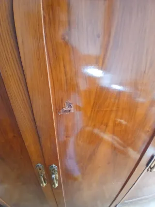 Guardaroba in legno massello