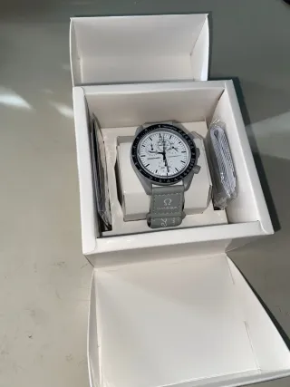 Omega x Swatch MoonSwatch 1965