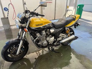Yamaha XJR1300SP Negra y Amarilla