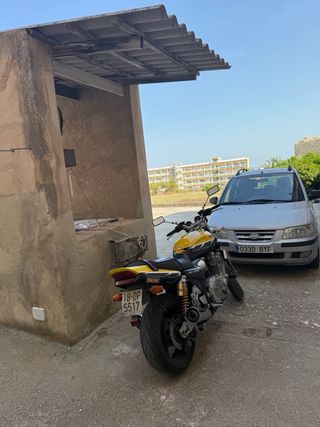 Yamaha XJR1300SP Negra y Amarilla