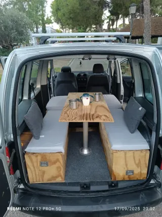 Volkswagen Caddy 2011