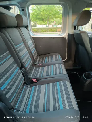 Volkswagen Caddy 2011