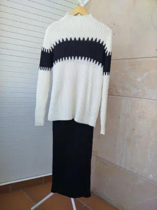 Bonito Conjunto de Falda y Jersey de Punto