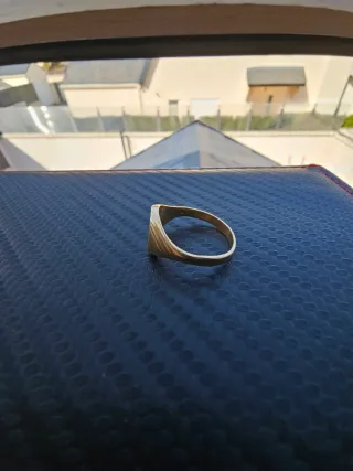 Sello oro con moisanitas