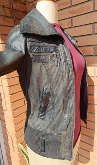 Chaqueta de cuero efecto desgastado
