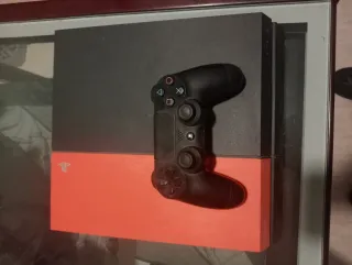 PS4 (PlayStation 4) Negra y Naranja
