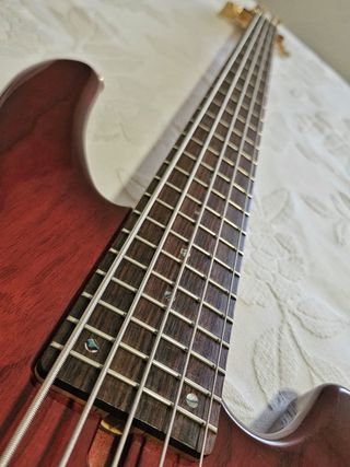 Bajo Eléctrico Yamaha TRB 5 II