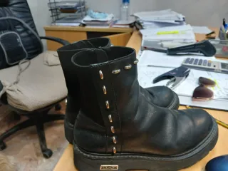 Stivaletti neri donna