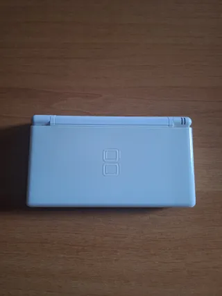 Nintendo DS Lite bianco + accessori