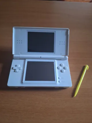 Nintendo DS Lite bianco + accessori