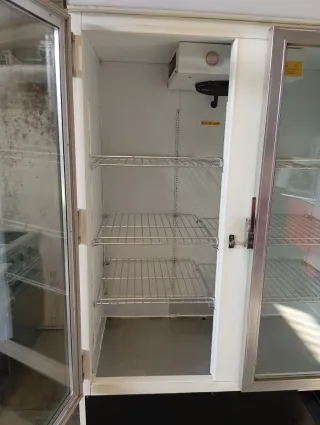 Vitrina expositora refrigerada