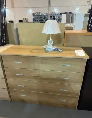 OFERTA de comoda y mesitas a estrenar!!