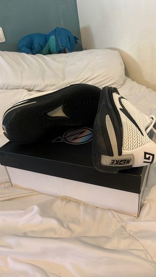 Nike Air Zoom GT Cut T Blancas y Negras