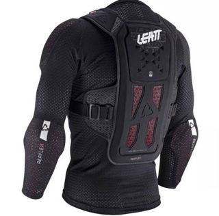 Peto protector Leatt negro y rojo