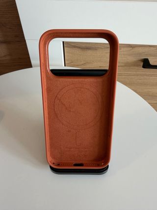 Funda Silicona Apple iPhone 17 Pro Marrón
