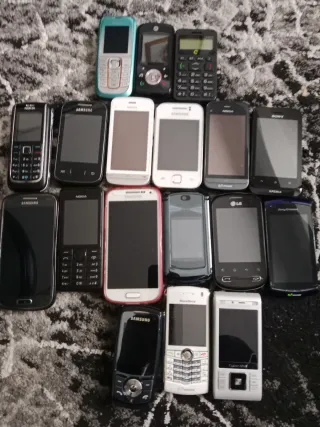 Lote 18 móviles Motorola, Nokia, Samsung,LG, ...