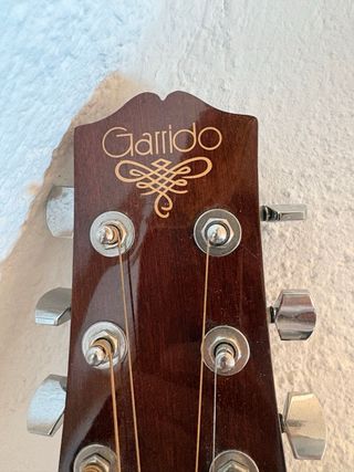 Guitarra electroacústica Garrido