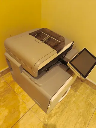 Impresora Ricoh Multifunción Gris/Blanca