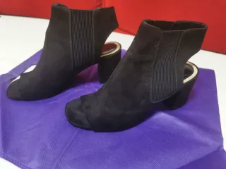 Botines abiertos negros