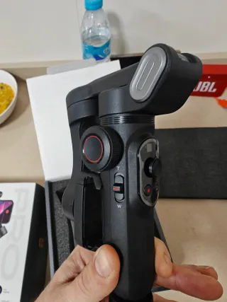 Stabilizzatore Gimbal 3 Assi AOCHUAN Smart X PRO