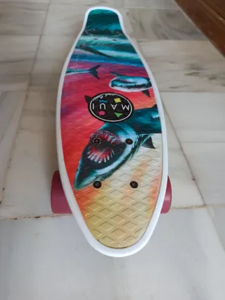 Monopatín Maui & Sons Tiburones