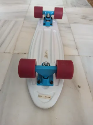 Monopatín Maui & Sons Tiburones