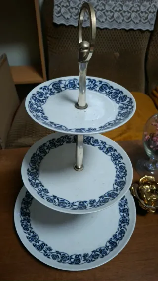 Frutero de porcelana y metal