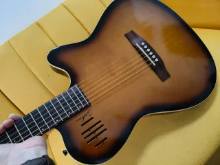 Godin A6 Sunburst años 90s
