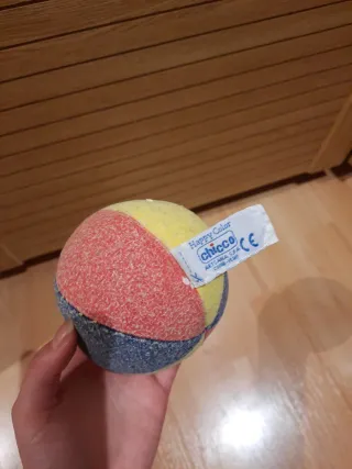 Pelota infantil con cascabel