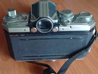 Edixa Reflex + Obiettivo ENNA 135mm – Fotocamera analogica