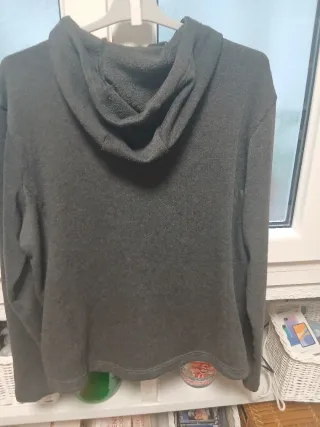 Sudadera con capucha acolchada