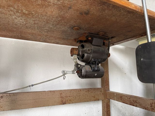 Máquina de coser industrial antigua