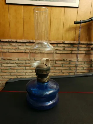 Lámpara de aceite antigua azul